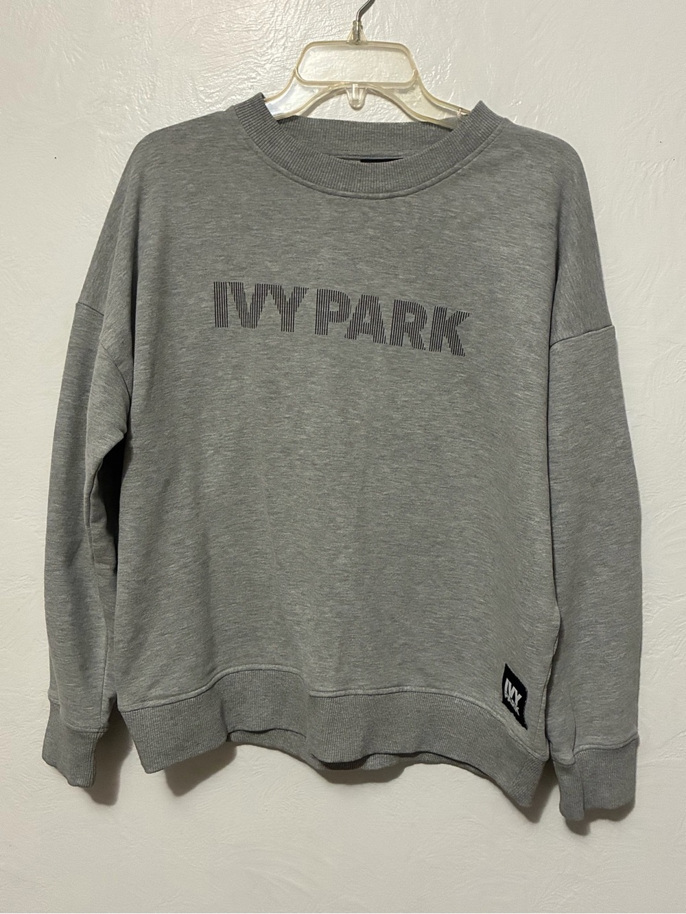 IVY PARK Gray Oversized Logo Crewneck Sweatshirt- Large - Picture 2 of 7